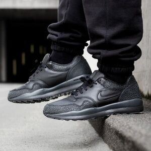 New Nike Air Safari Qs